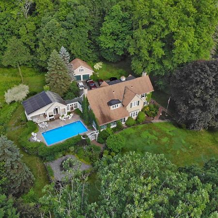 Howarth House Bed And Breakfast Фітчбург Екстер'єр фото